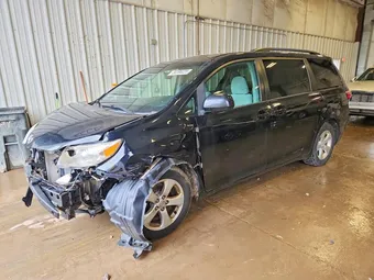 2017 Toyota Sienna 5TDKZ3DC2HS792570