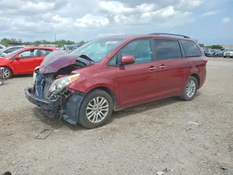2017 Toyota Sienna 5TDYZ3DC0HS852422