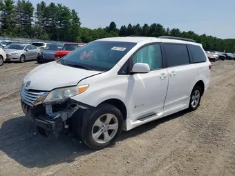2015 Toyota Sienna 5TDKK3DC7FS561729
