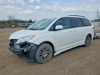 2019 Toyota Sienna 5TDYZ3DC5KS010697