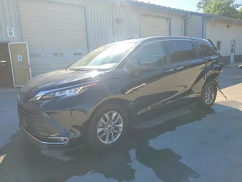 2023 Toyota Sienna 5TDYSKFC7PS090684