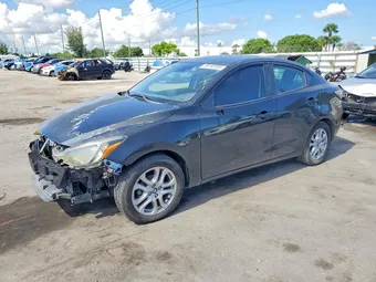 2017 Toyota Yaris 3MYDLBYVXHY164136