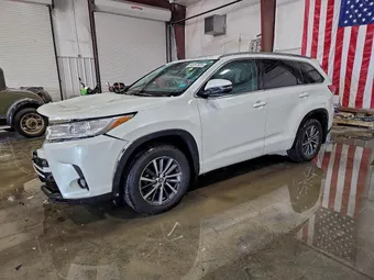 2018 Toyota Highlander 5TDJZRFH6JS880566 Lot 95357825