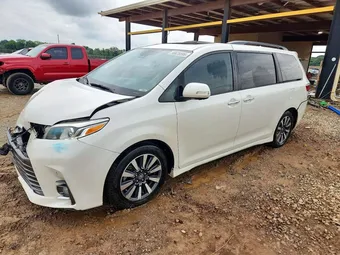 2019 Toyota Sienna 5TDYZ3DC8KS994458