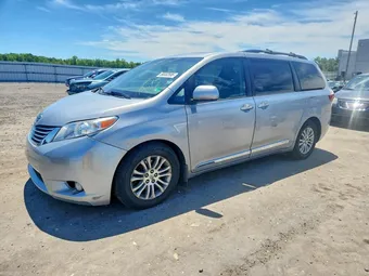 2015 Toyota Sienna 5TDYK3DC0FS672147