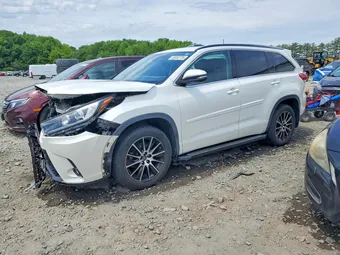 2018 Toyota Highlander 5TDJZRFH2JS817139 Lot 53052726