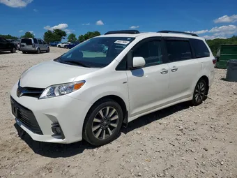 2018 Toyota Sienna 5TDDZ3DC5JS188641