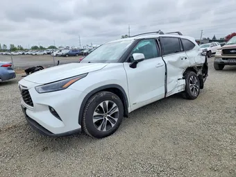 2022 Toyota Highlander 5TDGBRCHXNS550390 Lot 52336386