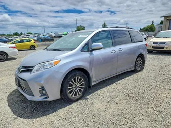 2018 Toyota Sienna 5TDYZ3DC7JS944665