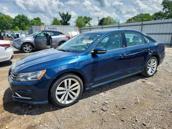2019 Volkswagen Passat 1VWLA7A35KC014003