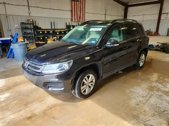2017 Volkswagen Tiguan WVGAV7AXXHK016745