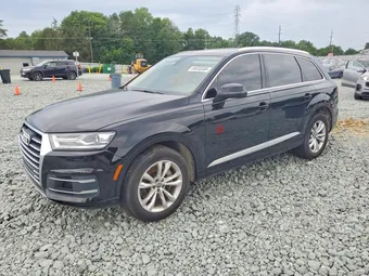 2018 Audi Q7 WA1LAAF7XJD029207