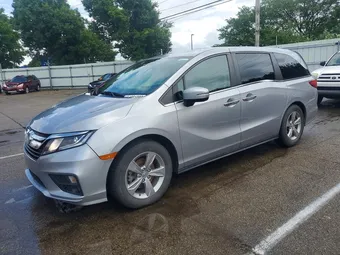 2018 Honda Odyssey 5FNRL6H72JB048296