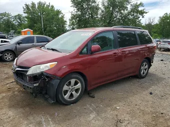 2019 Toyota Sienna 5TDKZ3DC5KS988039