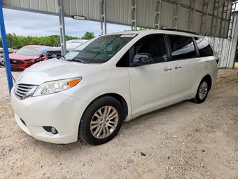 2015 Toyota Sienna 5TDYK3DC2FS536618
