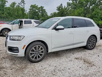 2017 Audi Q7 WA1VAAF77HD039907
