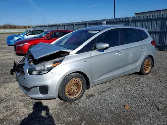 2016 Kia Rondo KNAHT8A34G7130685