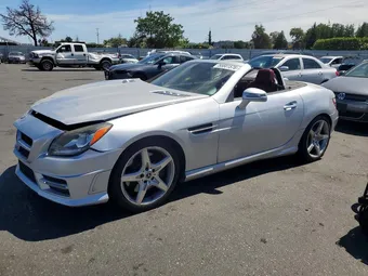 2016 Mercedes-Benz SLK-Class WDDPK3JA4GF123010