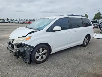 2015 Toyota Sienna 5TDKK3DC8FS629441