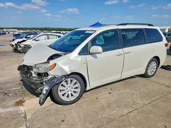2017 Toyota Sienna 5TDDZ3DC6HS160034