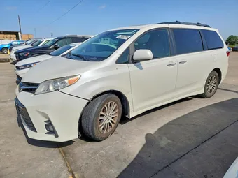 2020 Toyota Sienna 5TDYZ3DC8LS027026