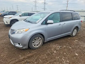 2015 Toyota Sienna 5TDYK3DC3FS650112