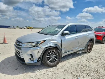 2018 Toyota Highlander 5TDKZRFH9JS543393 Lot 59800236