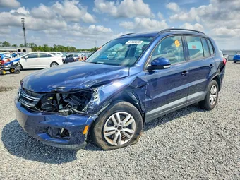 2016 Volkswagen Tiguan WVGAV7AX5GW510891