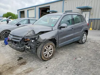 2016 Volkswagen Tiguan WVGAV7AX2GW612956