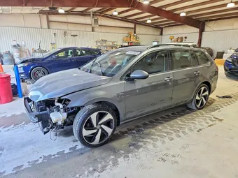 2016 Volkswagen Golf SportWagen 3VWC17AU9GM519105