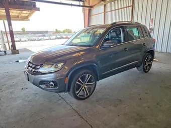 2017 Volkswagen Tiguan WVGVV7AX7HK031446