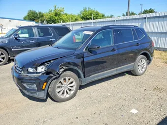 2018 Volkswagen Tiguan 3VV3B7AX9JM210298