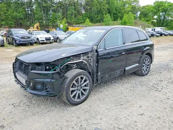 2019 Audi Q7 WA1LAAF75KD009271