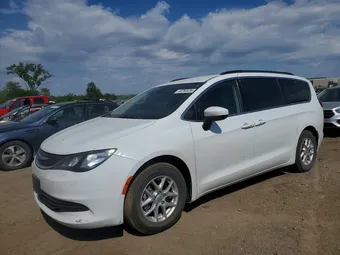 2020 Chrysler Voyager 2C4RC1DG2LR163481