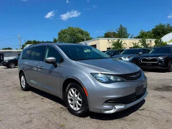 2020 Chrysler Voyager 2C4RC1DG6LR172233