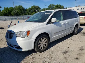 2015 Chrysler Town & Country 2C4RC1BG2FR695322