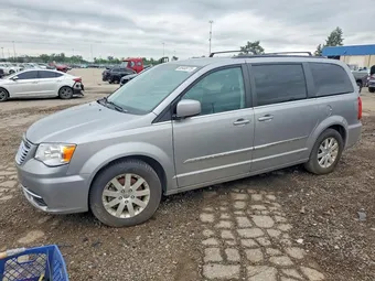 2016 Chrysler Town & Country 2C4RC1BG2GR229200
