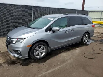2018 Honda Odyssey 5FNRL6H77JB098577