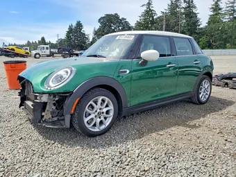 2021 Mini 5-Door WMWXU7C01M2N62293