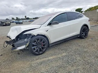 2018 Tesla Model X 5YJXCBE48JF081233