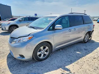 2016 Toyota Sienna 5TDKK3DC2GS750578