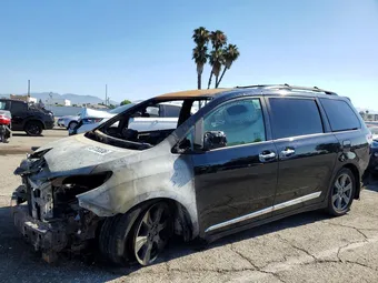 2018 Toyota Sienna 5TDXZ3DC5JS961721