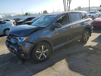 2018 Toyota RAV4 JTMWFREV3JJ740624 Lot 56802536