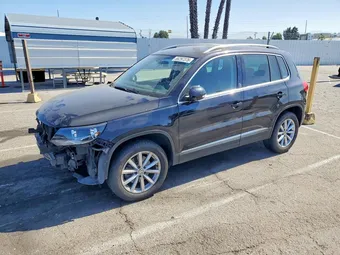 2017 Volkswagen Tiguan WVGRV7AX3HK040324