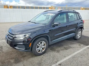 2017 Volkswagen Tiguan WVGAV7AX7HK031400