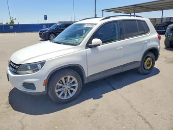 2017 Volkswagen Tiguan WVGAV7AX8HK049775