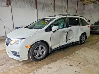 2018 Honda Odyssey 5FNRL6H79JB084423