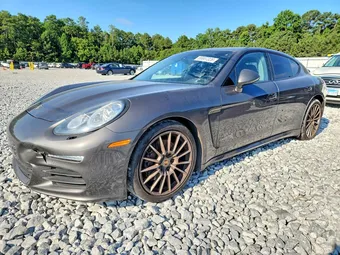 2016 Porsche Panamera WP0AA2A79GL004582