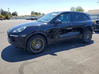 2018 Porsche Cayenne WP1AE2A22JLA72530
