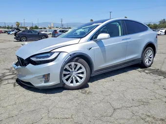 2017 Tesla Model X 5YJXCBE22HF055168